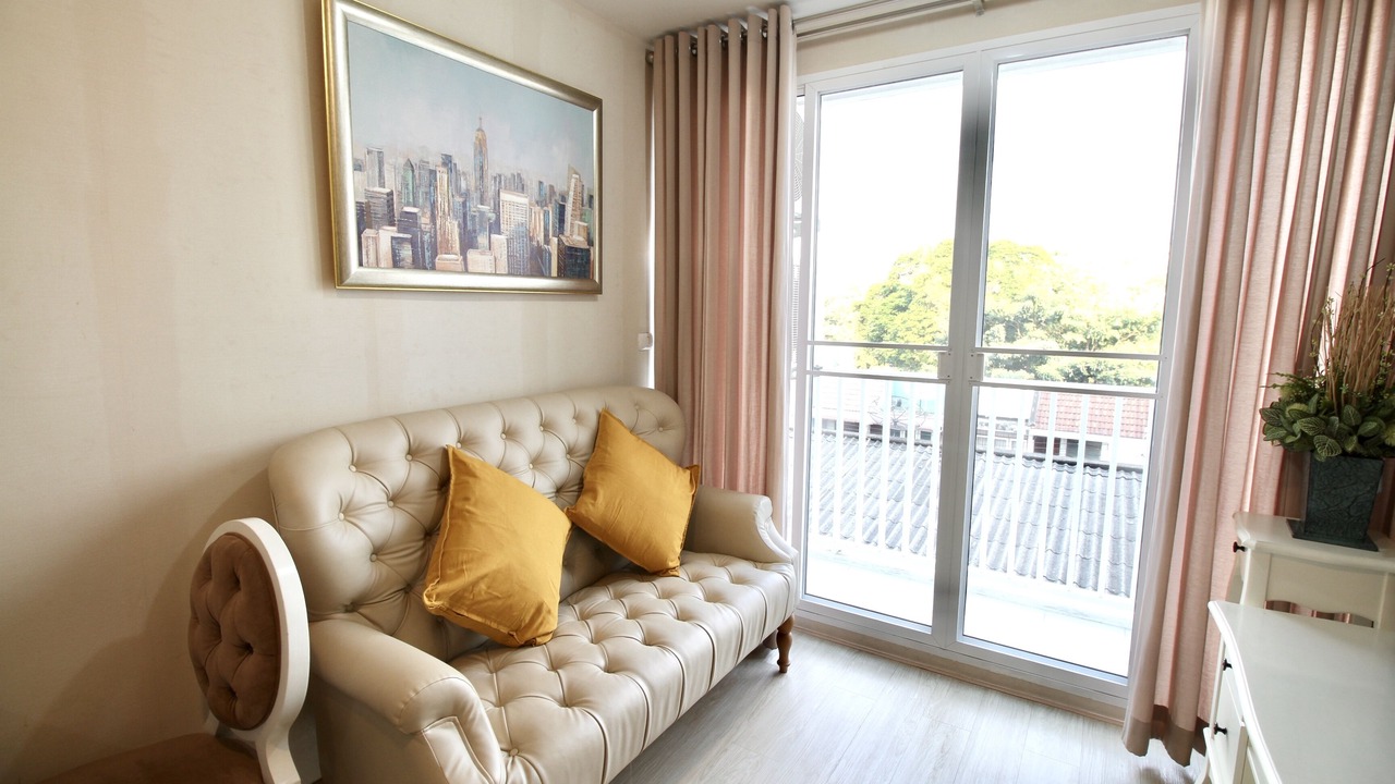 Photo of Livingroom in Khlong Tan Nuea