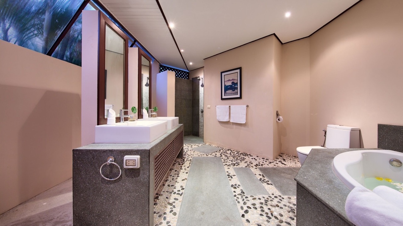 Photo of Bathroom in Maret