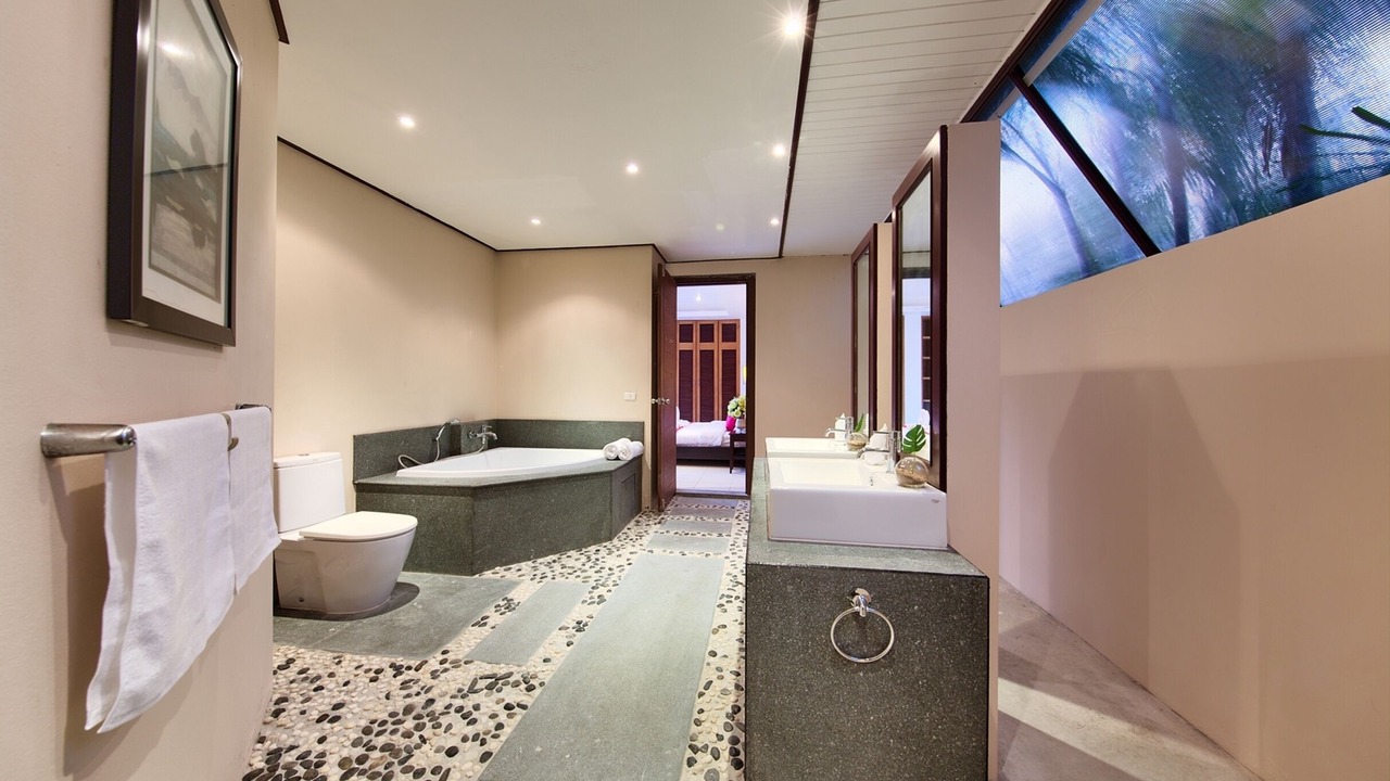 Photo of Bathroom in Maret
