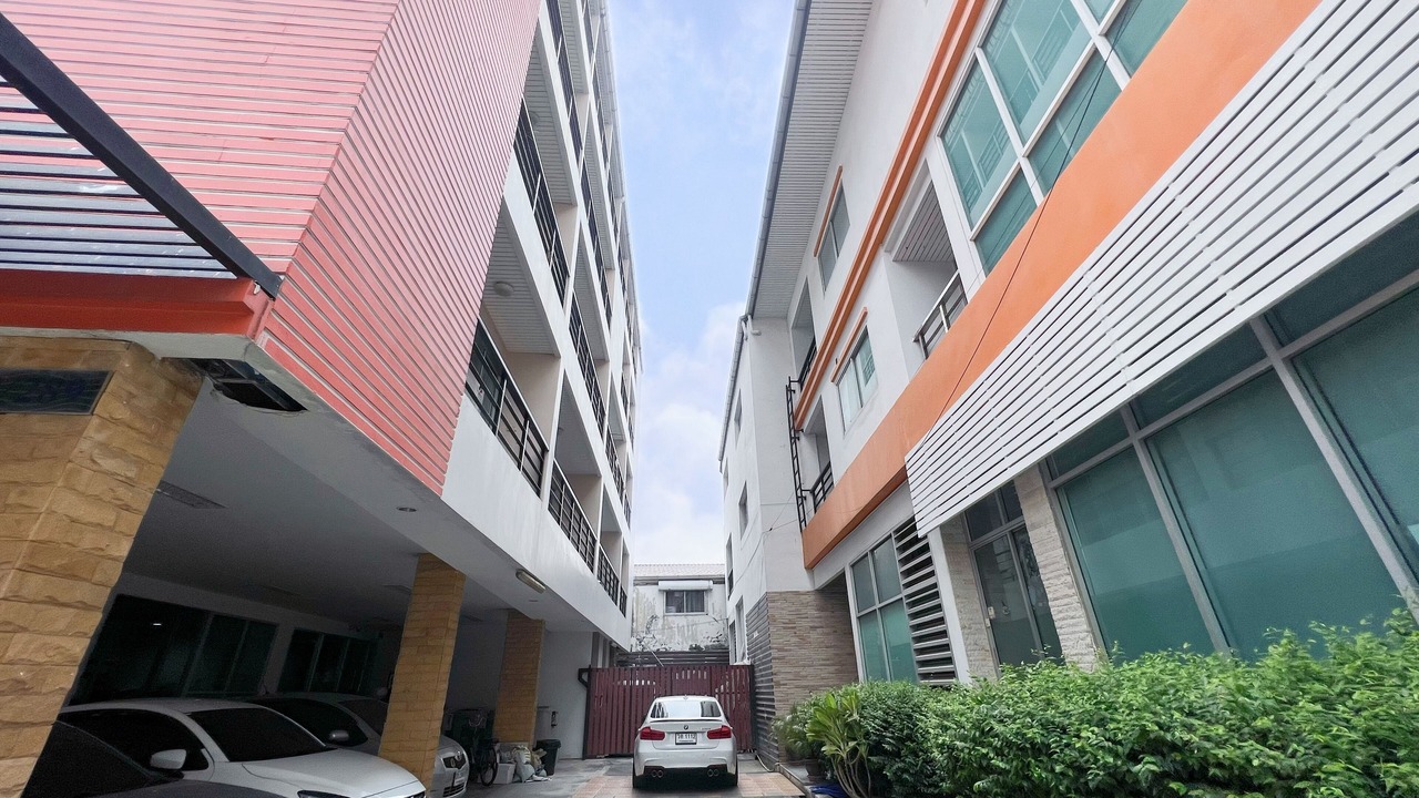 Photo of Outdoor in Phlabphla