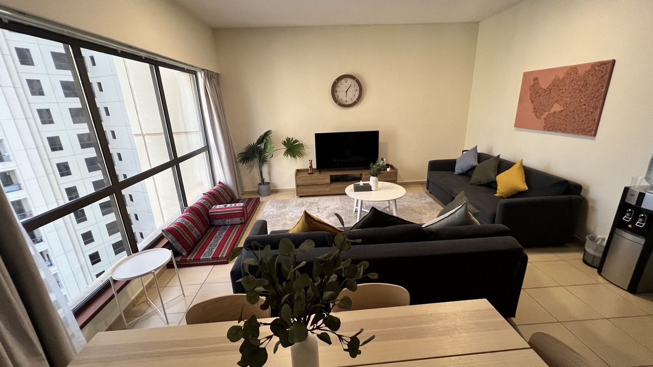 Photo of Livingroom in Umm Suqeim 1
