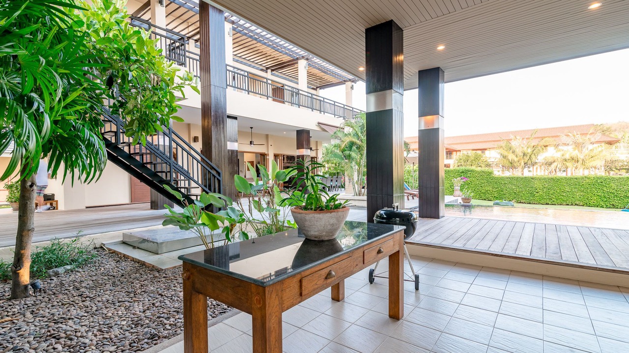 Photo of Patio Balcony in Sam Phraya