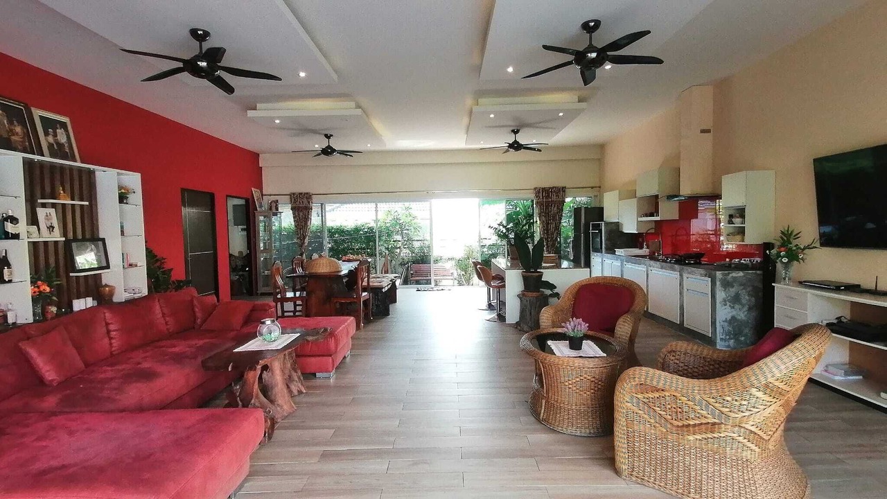 Photo of Livingroom in Hin Lek Fai