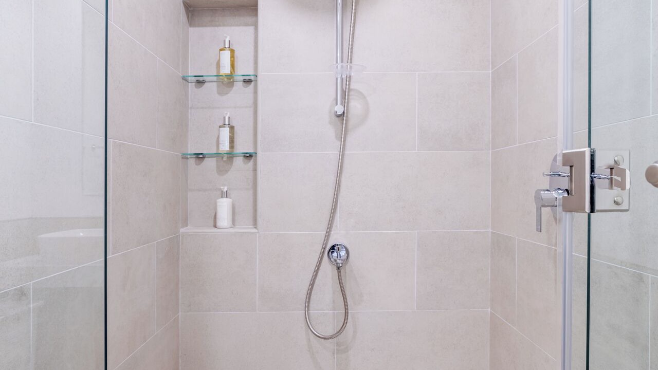 Photo of Bathroom in Umm Suqeim 3