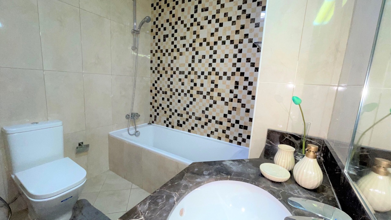 Photo of Bathroom in Discovery Gardens