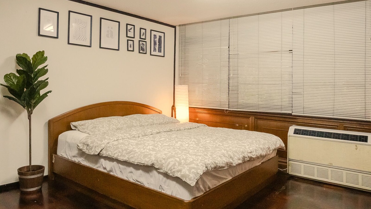Photo of Bedroom in Samsen Nai
