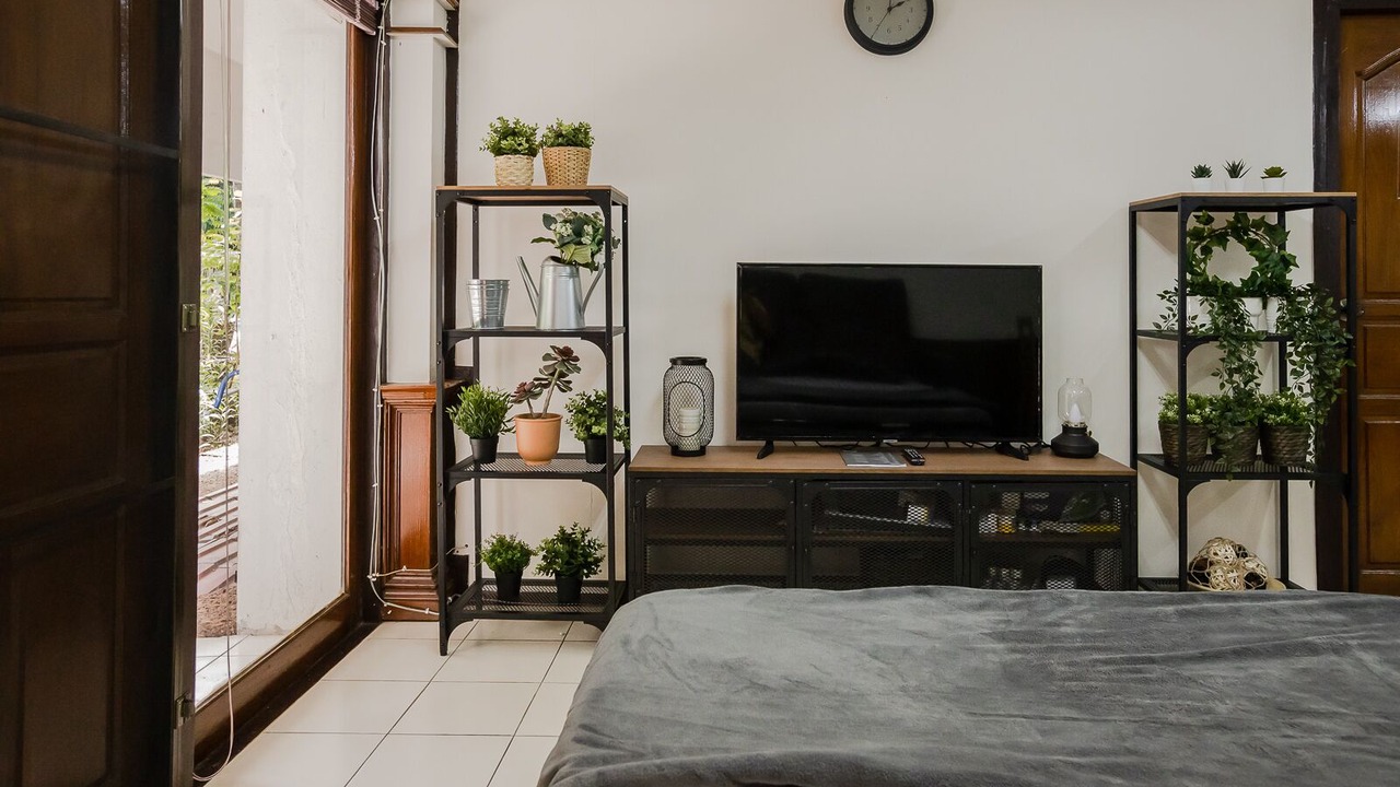 Photo of Bedroom in Samsen Nai