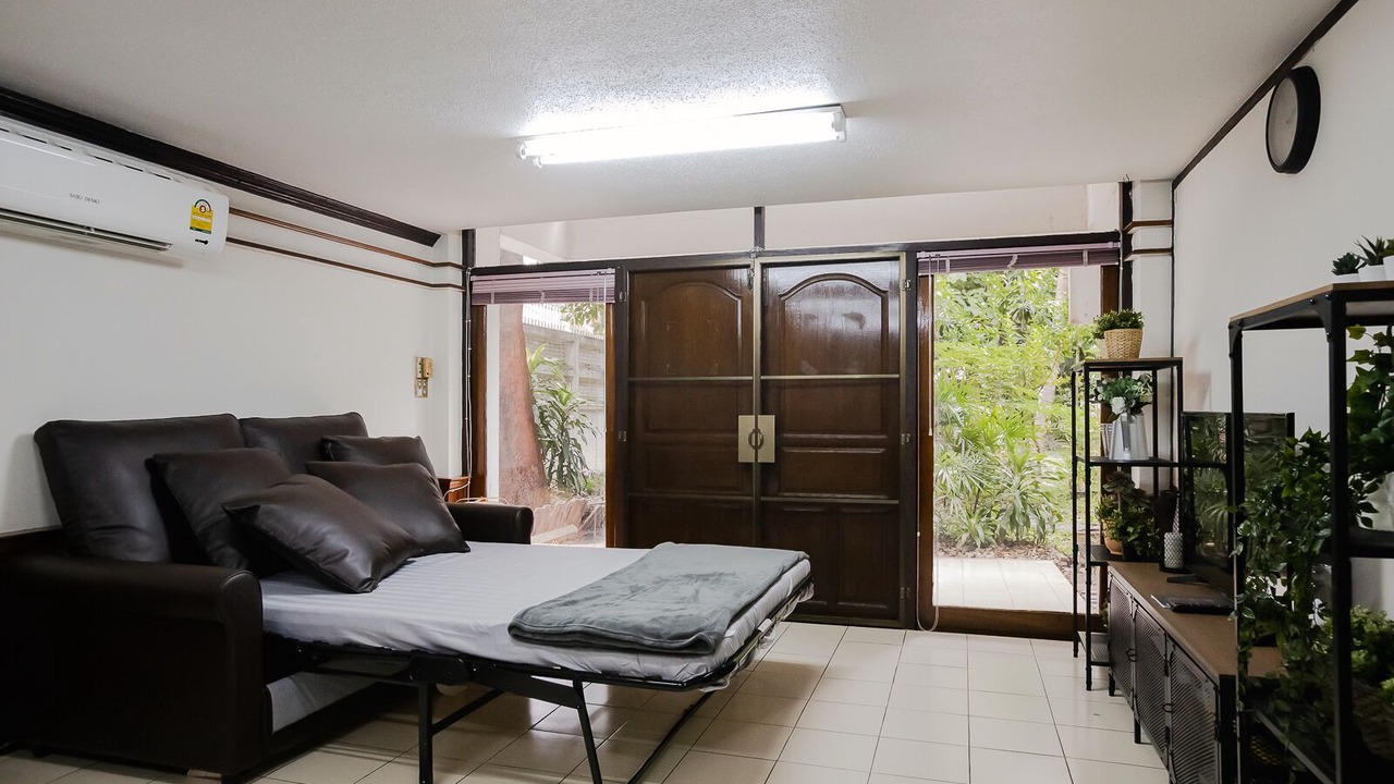 Photo of Bedroom in Samsen Nai