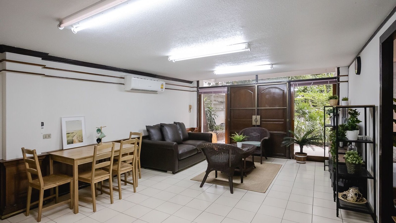 Photo of Livingroom in Samsen Nai