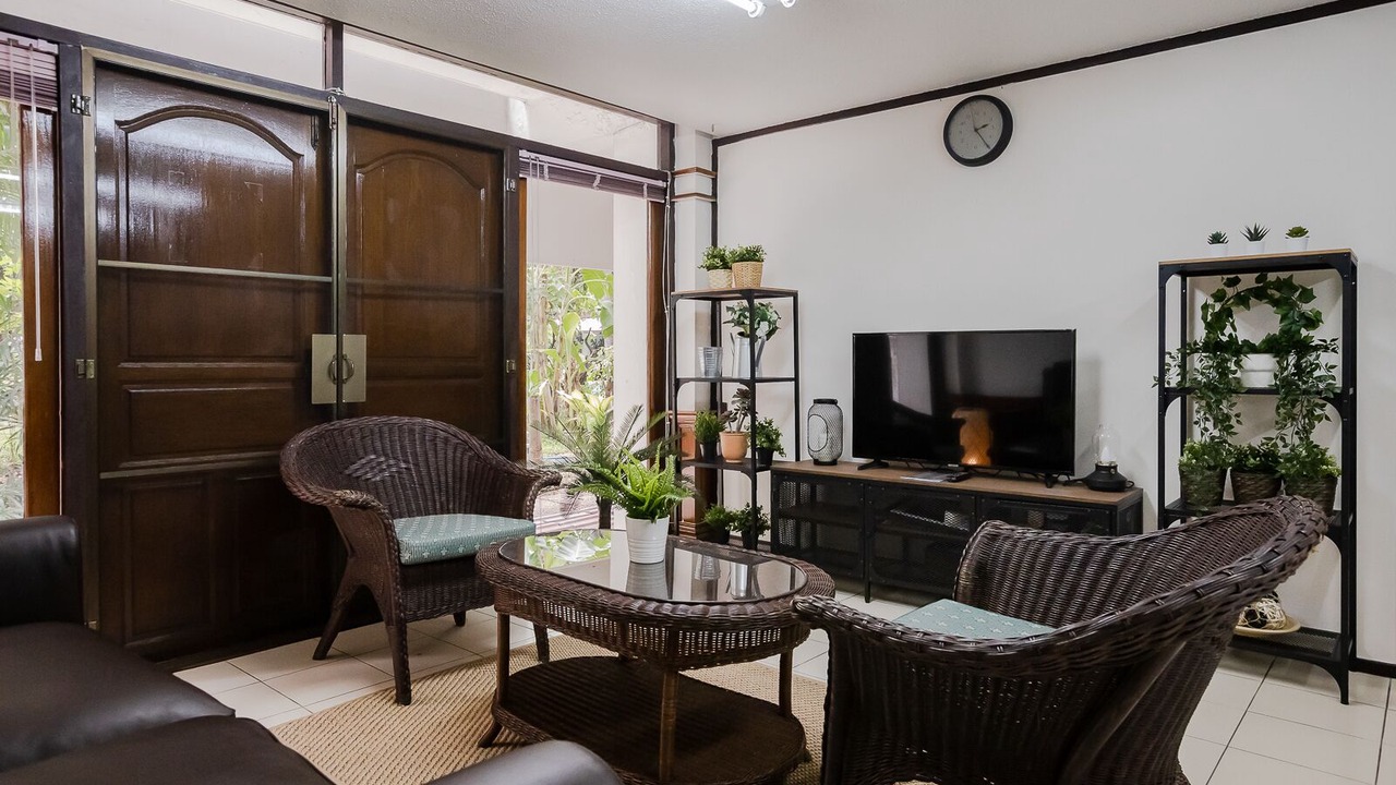 Photo of Livingroom in Samsen Nai