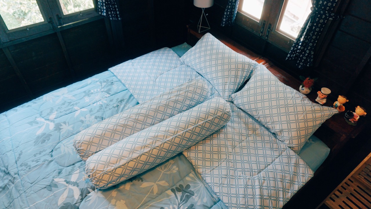 Photo of Bedroom in Samsen Nai