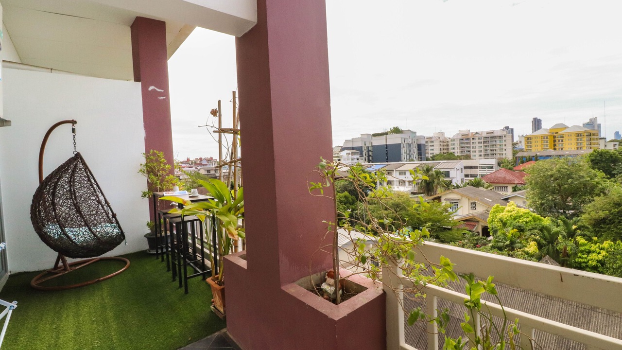 Photo of Patio Balcony in Thung Maha Mek