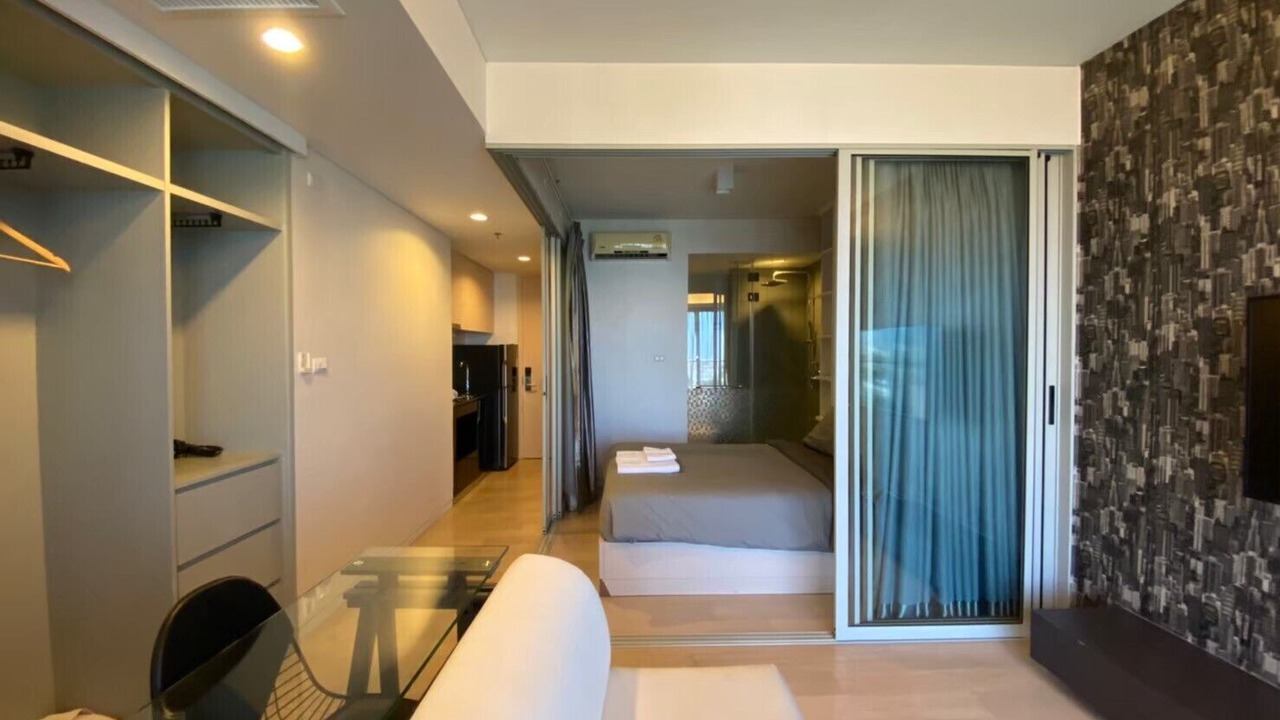 Photo of Bedroom in Samsen Nai