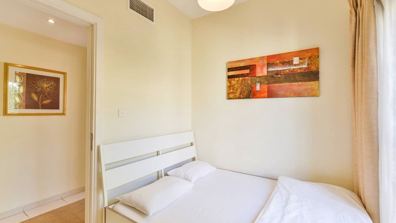 Photo of Bedroom in Emirates Hills