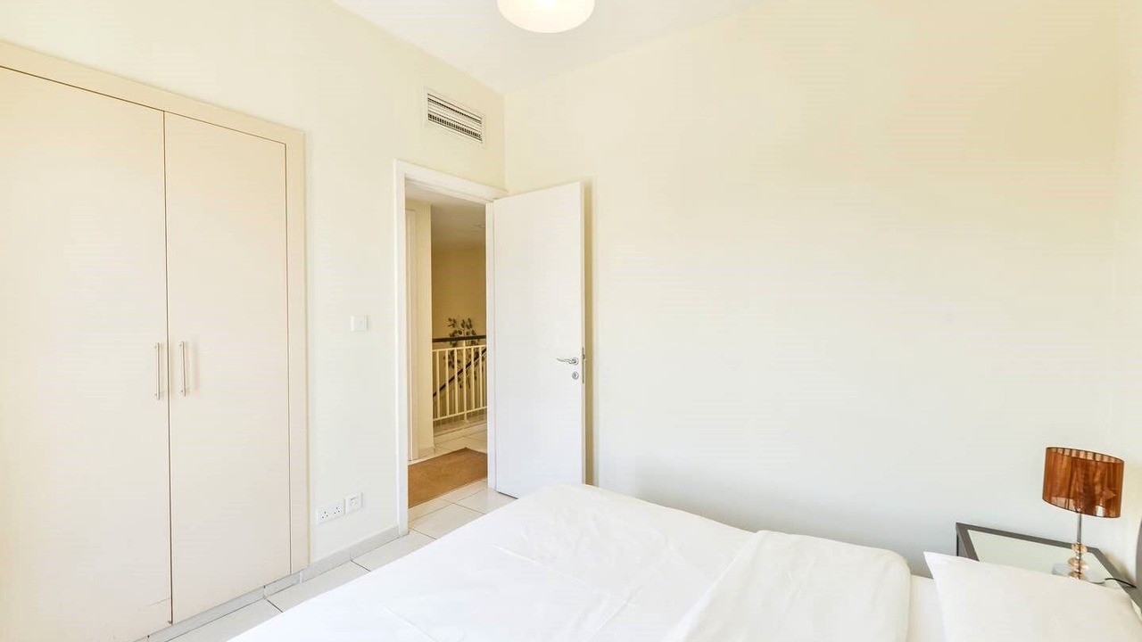 Photo of Bedroom in Emirates Hills