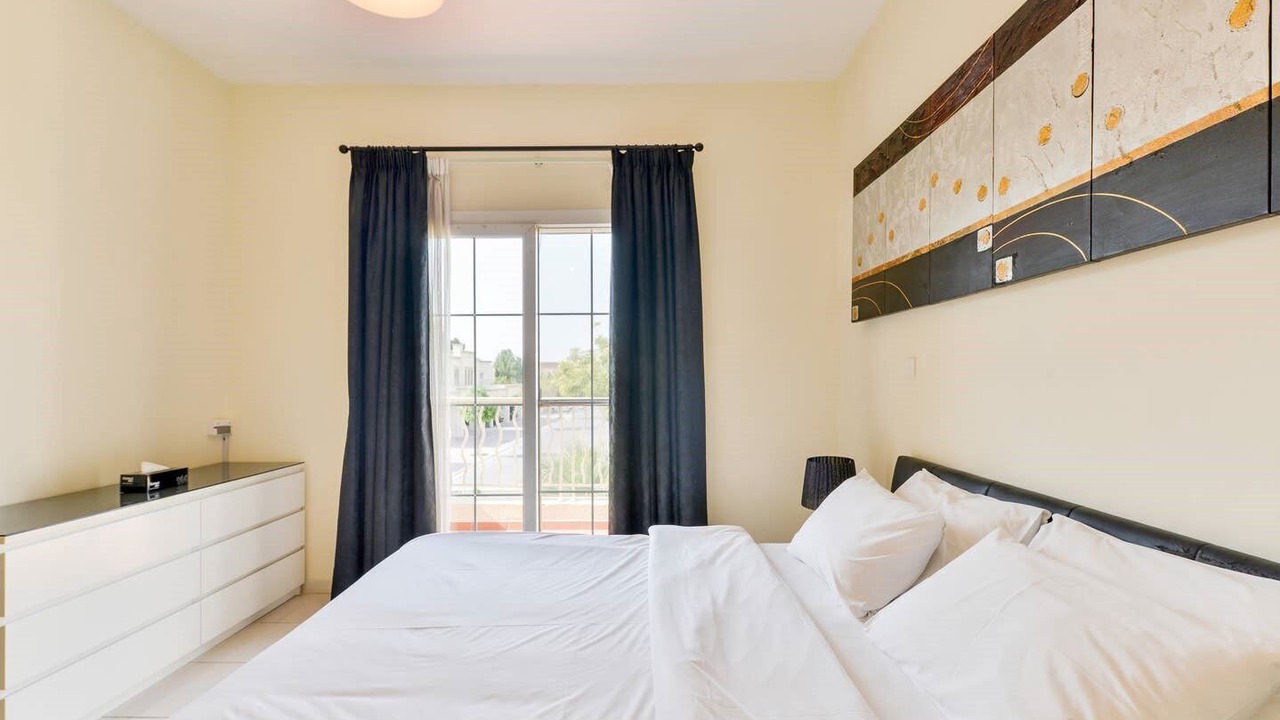 Photo of Bedroom in Emirates Hills