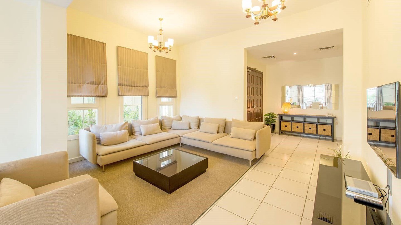 Photo of Livingroom in Emirates Hills