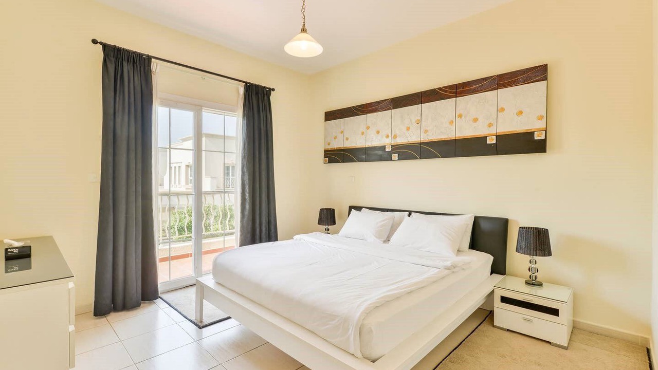Photo of Bedroom in Emirates Hills
