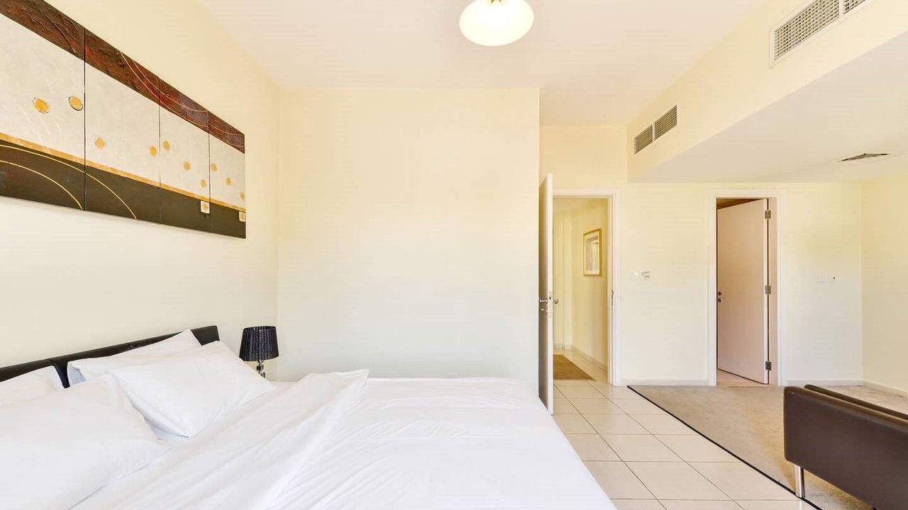 Photo of Bedroom in Emirates Hills
