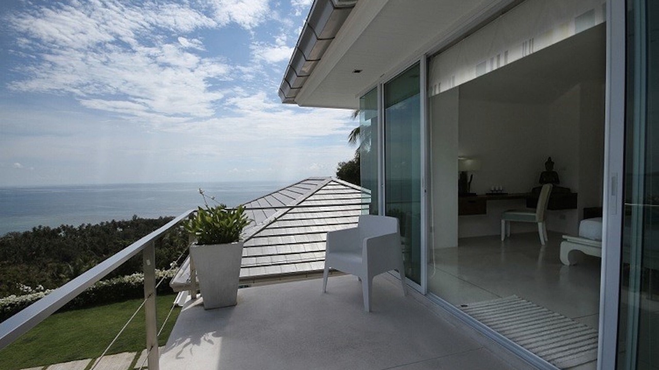Photo of Patio Balcony in Laem Set