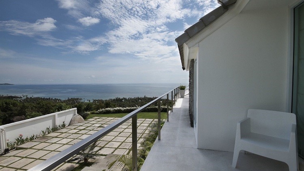 Photo of Patio Balcony in Laem Set