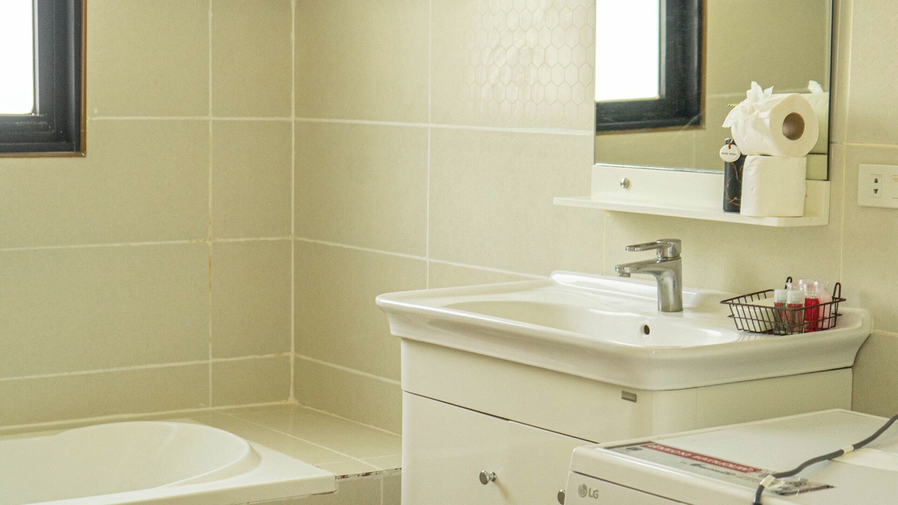 Photo of Bathroom in Maret