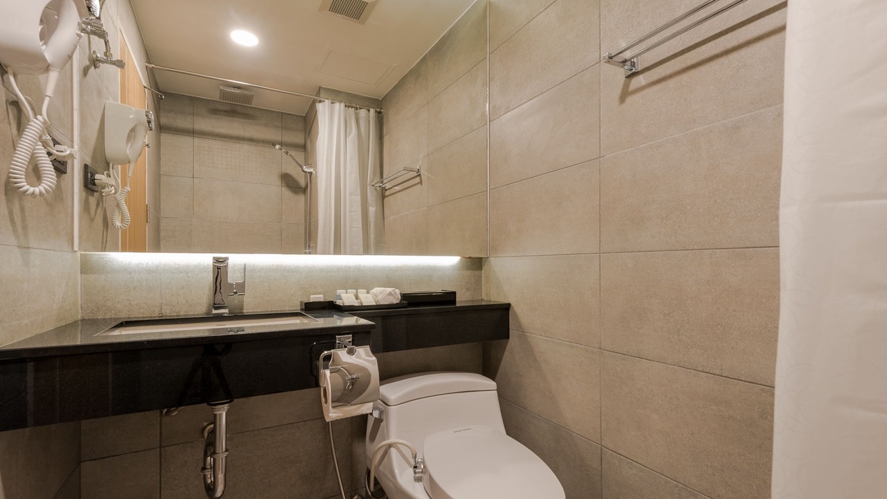 Photo of Bathroom in Thung Wat Don
