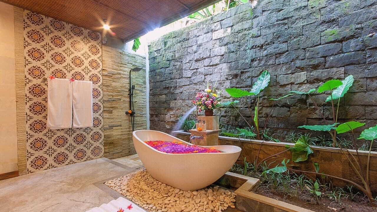 Photo of Bathroom in Sambahan
