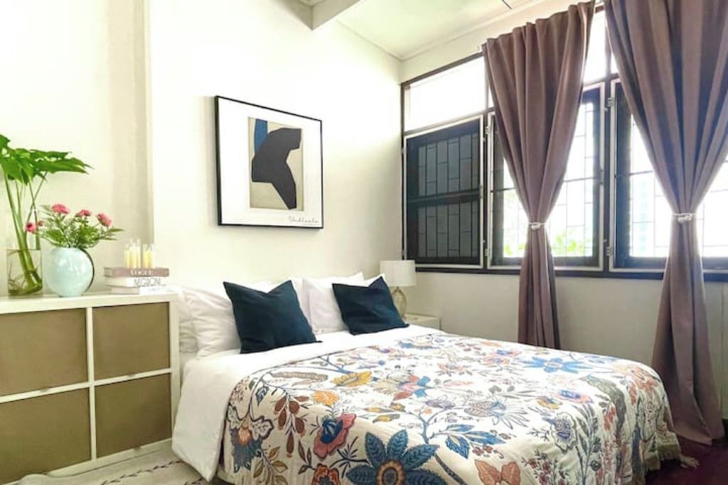 Photo of Bedroom in Samsen Nai