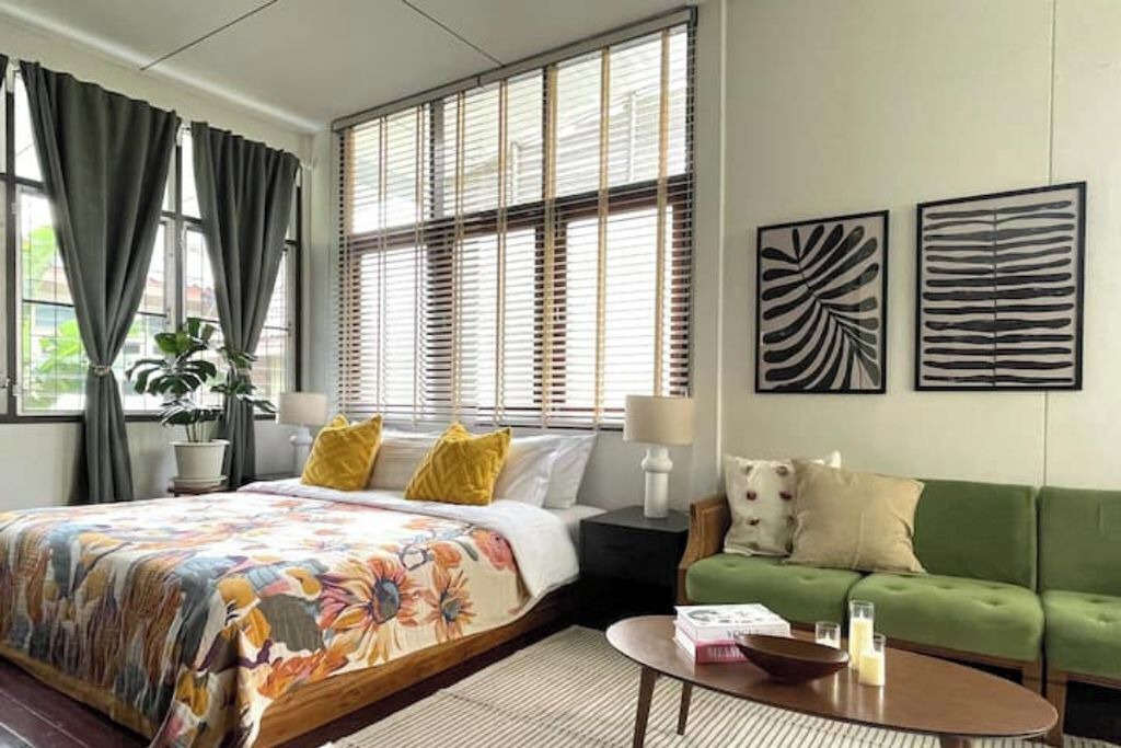 Photo of Bedroom in Samsen Nai