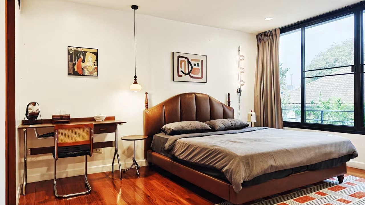 Photo of Bedroom in Khlong Tan Nuea