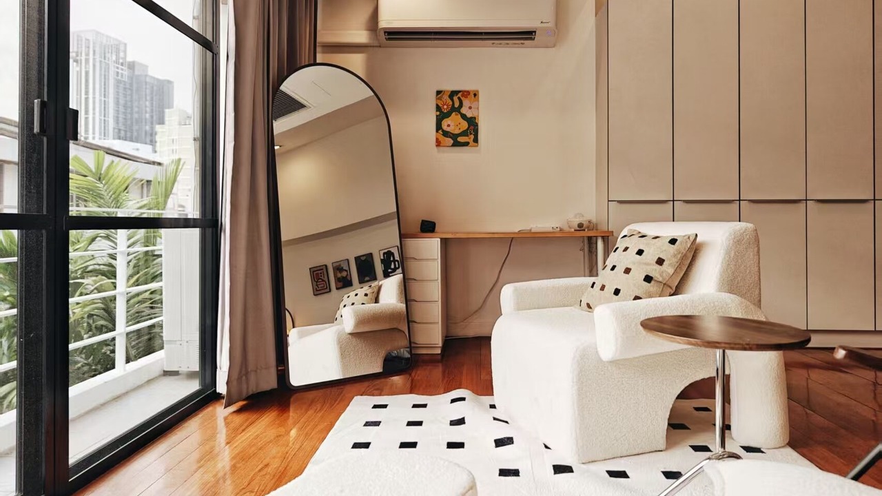 Photo of Livingroom in Khlong Tan Nuea