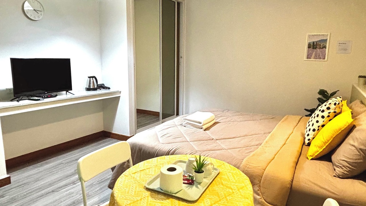 Photo of Bedroom in Khanna Yao