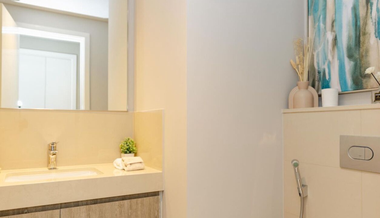 Photo of Bathroom in Za'abeel 2