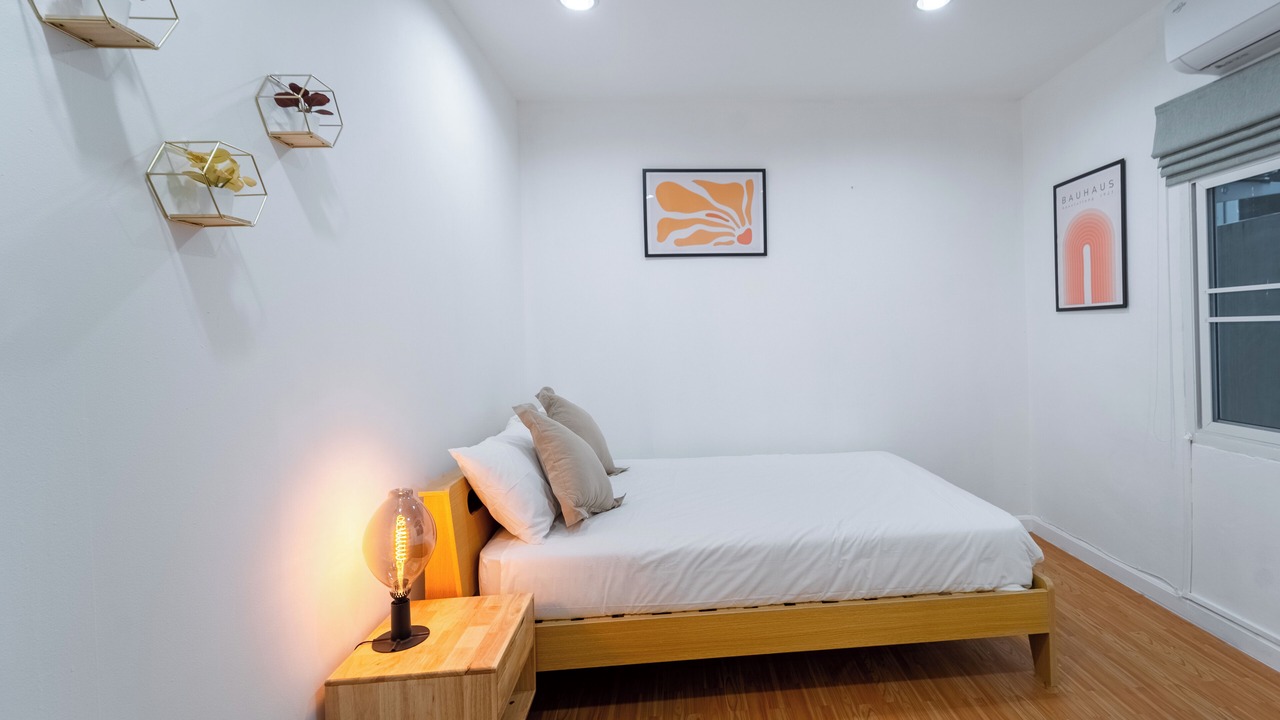 Photo of Bedroom in Phra Khanong Nuea
