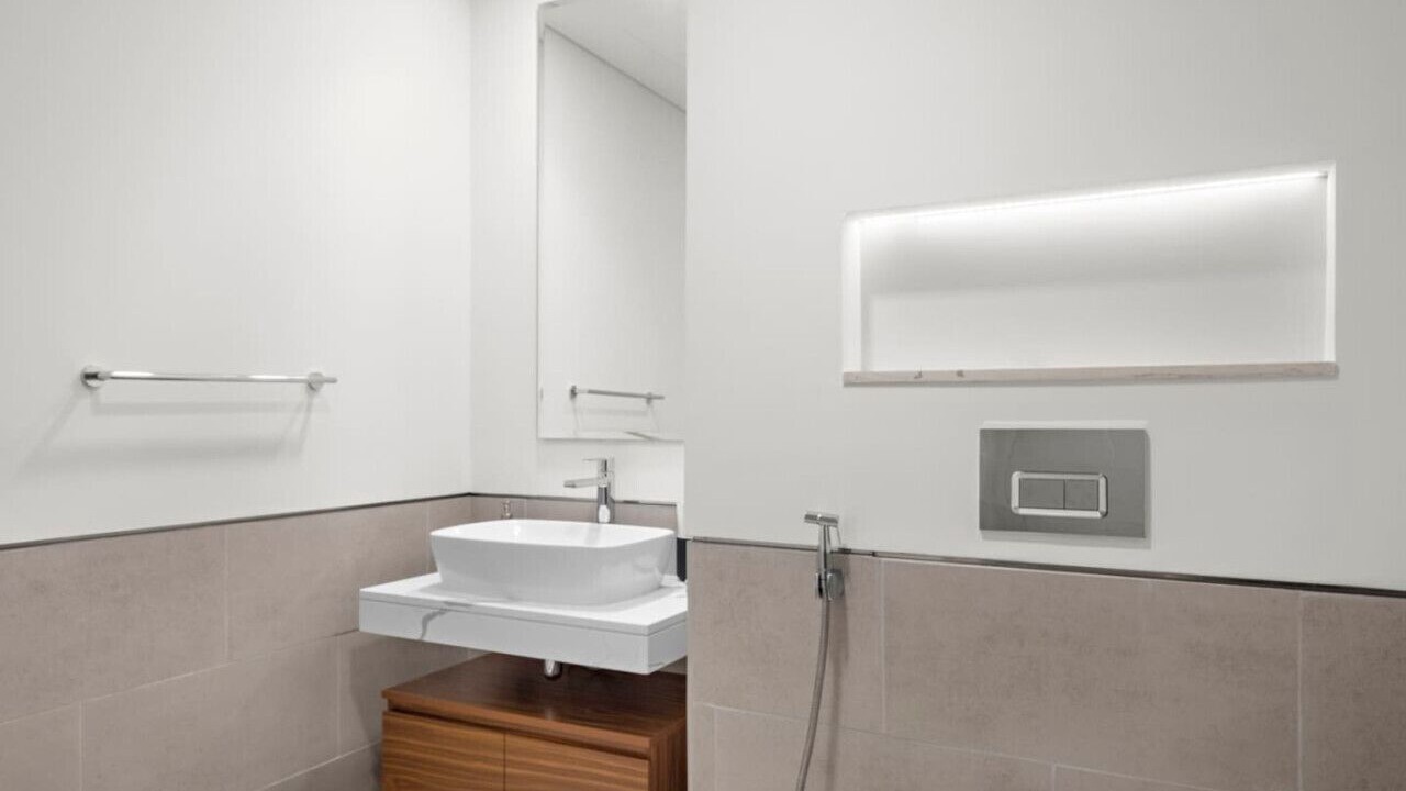 Photo of Bathroom in Umm Suqeim 3