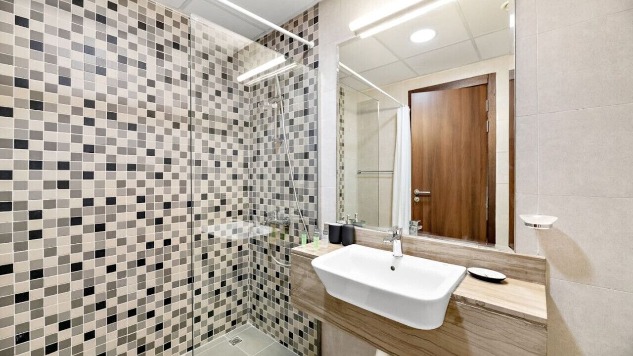 Photo of Bathroom in Discovery Gardens