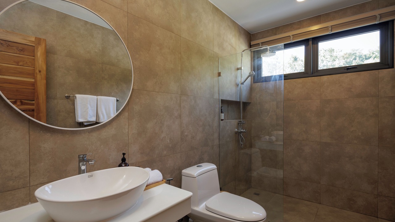 Photo of Bathroom in Maret