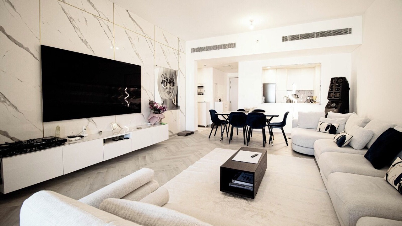Photo of Livingroom in Umm Suqeim 3