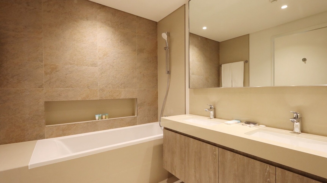 Photo of Bathroom in Za'abeel 2