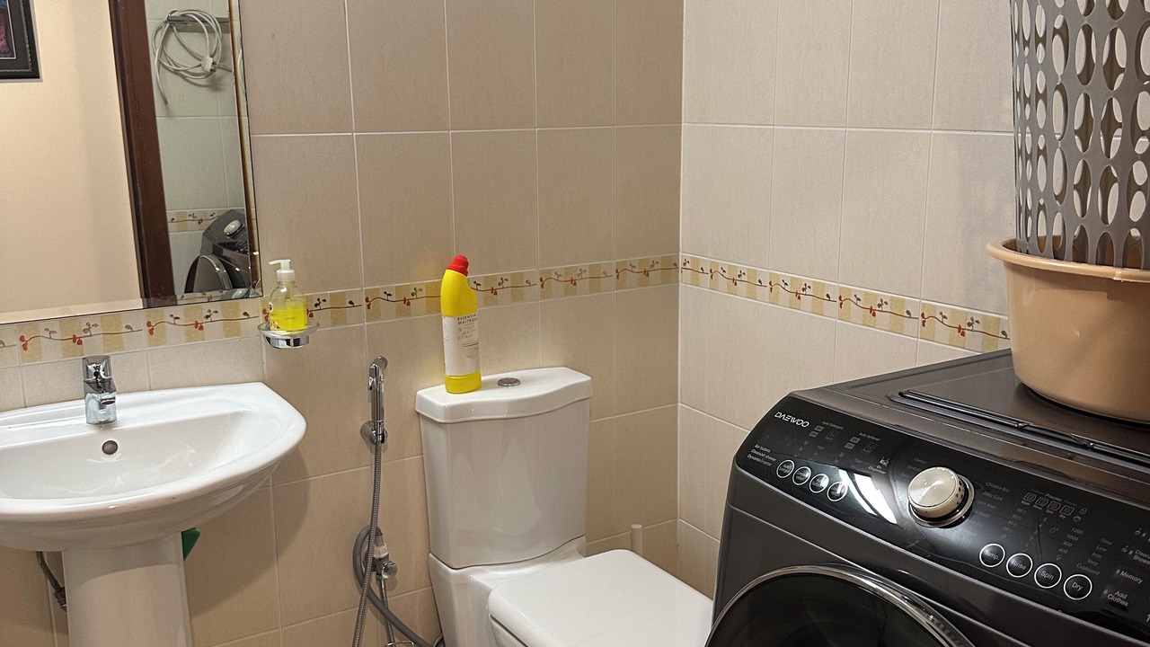 Photo of Bathroom in Jebel Ali
