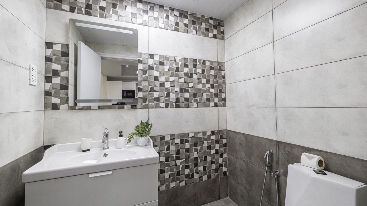 Photo of Bathroom in Discovery Gardens