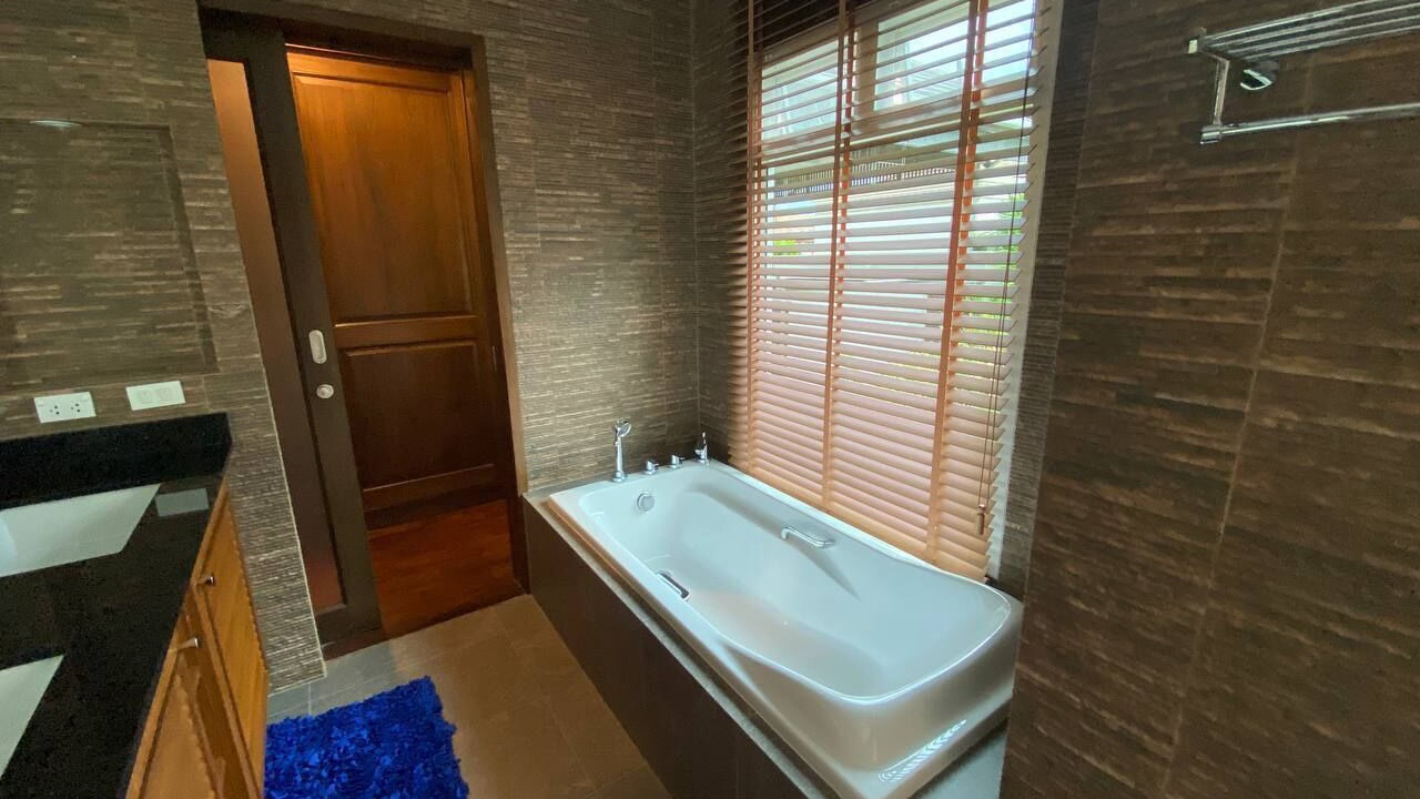 Photo of Bathroom in Hin Lek Fai