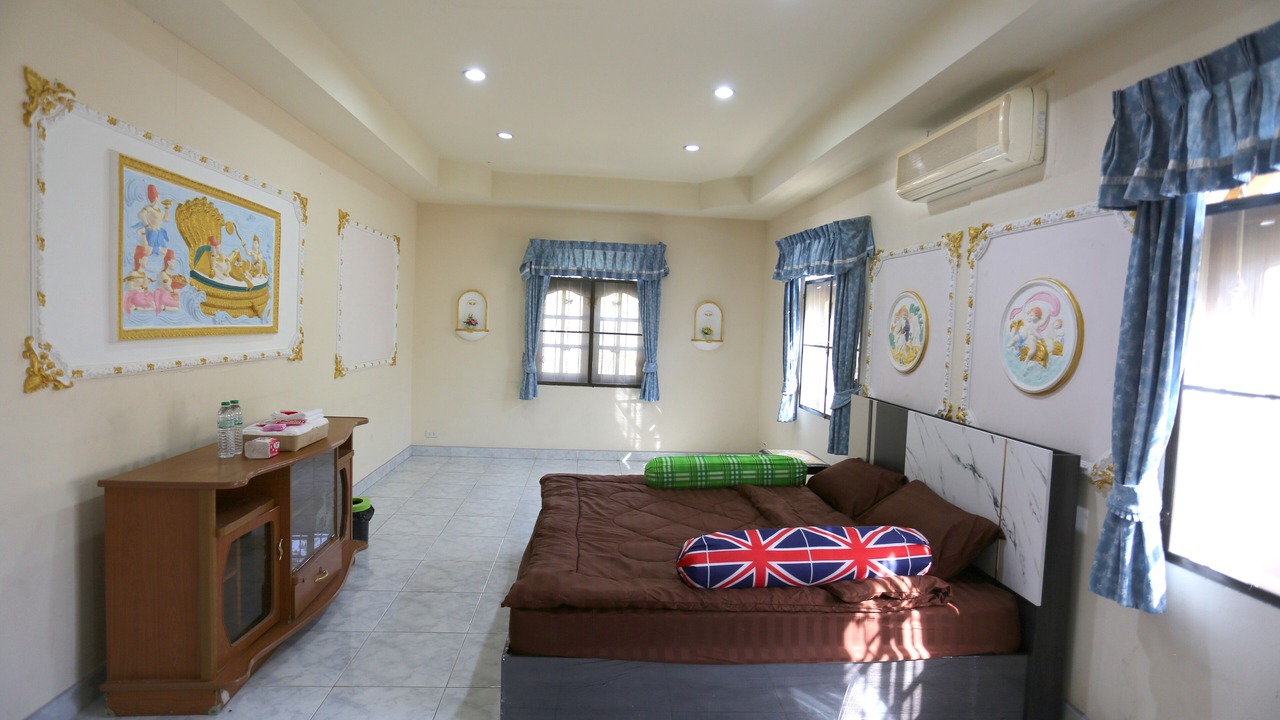 Photo of Bedroom in Na Kluea
