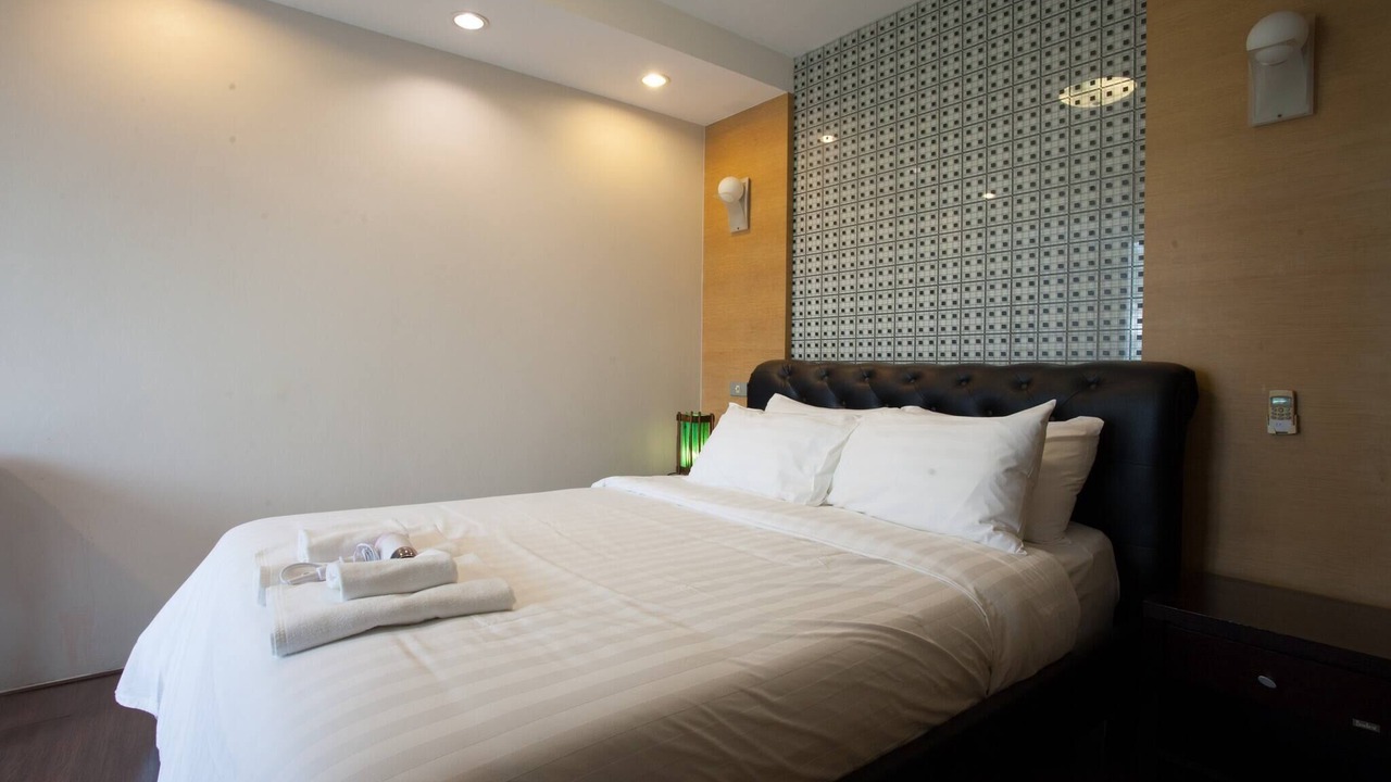 Photo of Bedroom in Khlong Toei Nuea