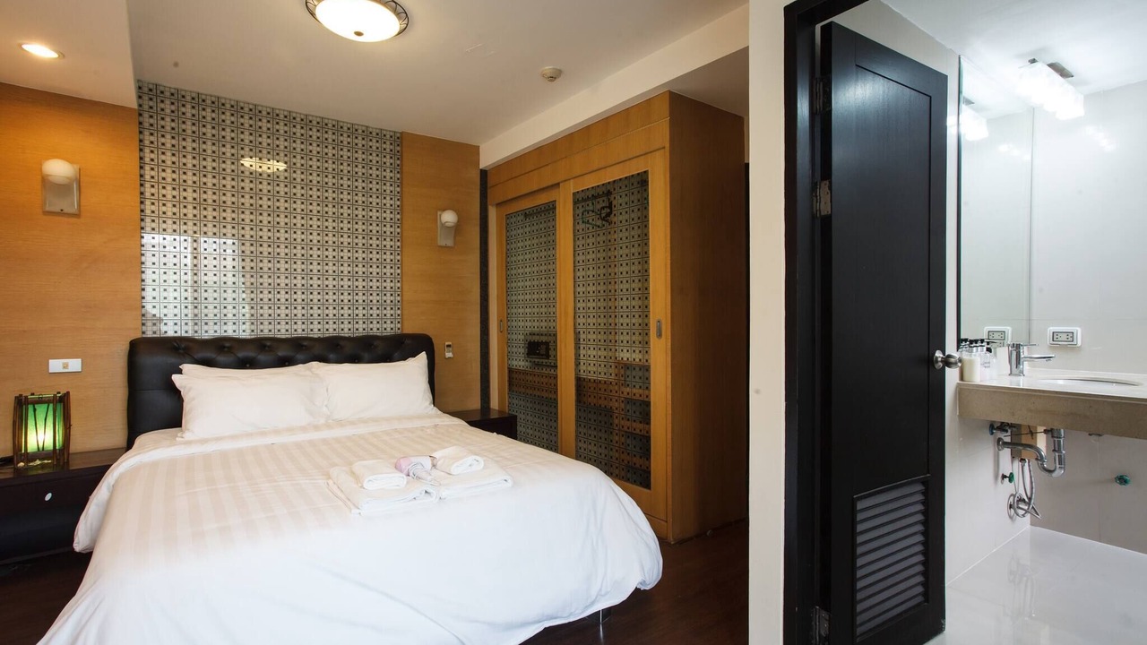 Photo of Bedroom in Khlong Toei Nuea