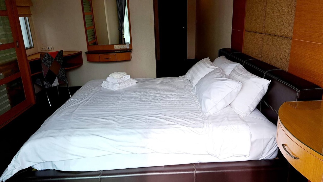 Photo of Bedroom in Khlong Toei Nuea