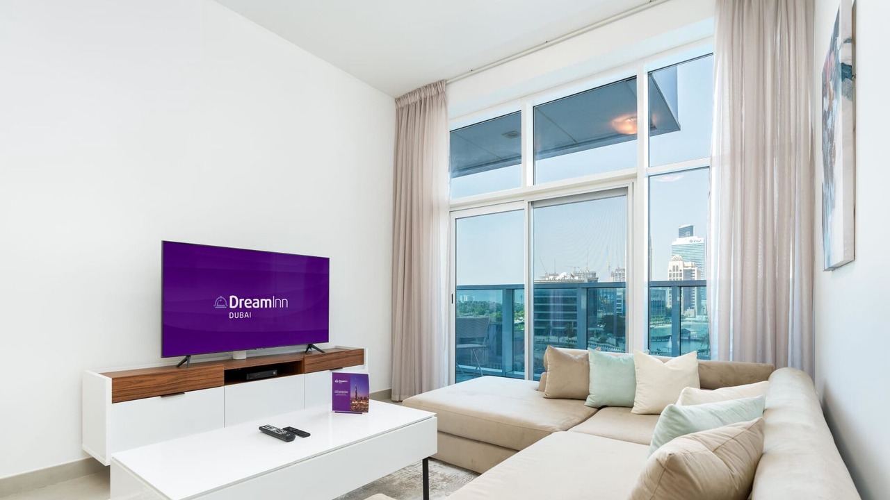 Photo of Livingroom in Emirates Hills 2