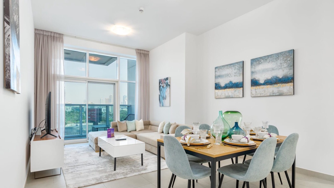 Photo of Livingroom in Emirates Hills 2