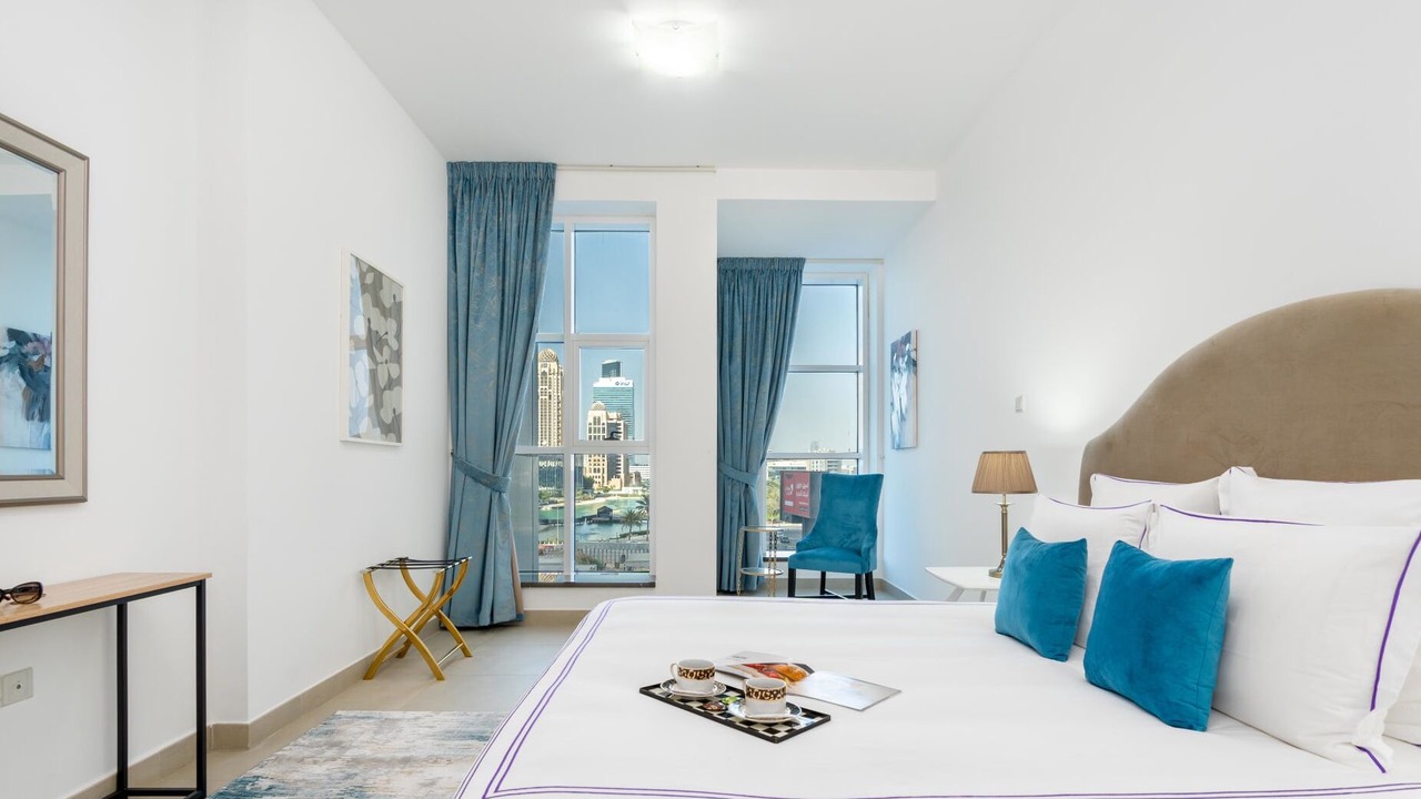 Photo of Bedroom in Emirates Hills 2